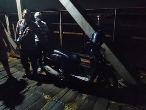 Fakta Asal Muasal Motor Tak Bertuan di Jembatan Lamongan-Pemilik Dimakamkan Fakta Asal Muasal Motor Tak Bertuan di Jembatan Lamongan-Pemilik Dimakamkan