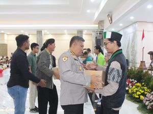 Polisi Gandeng Mahasiswa Bagikan 6.790 Paket Sembako di Jateng Jelang Ramadan