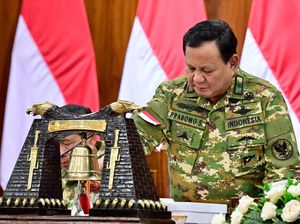 Hujan-hujanan, Taruna Ikut Parade Senja Dapat Hadiah Libur dari Prabowo