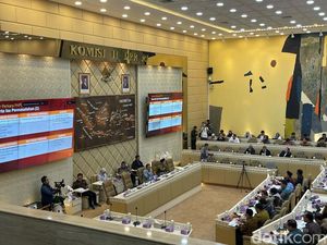 Ada Calon Kepala Daerah Didiskualifikasi MK, Ini Pembelaan Diri KPU di DPR Ada Calon Kepala Daerah Didiskualifikasi MK, Ini Pembelaan Diri KPU di DPR