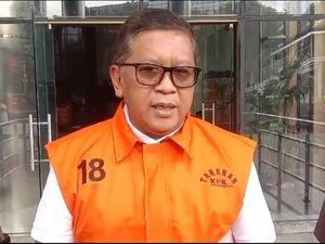 Hasto: Rompi Oranye dan Borgol Lambang Perjuangan Saya