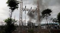 Tangki Kilang Pertamina Cilacap Terbakar, Asap Mengepul