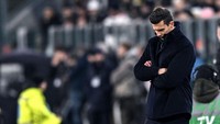 Laporan di Italia menyebut manajemen Juventus masih memberi kesempatan untuk Motta, namun jika sampai kalah dari Genoa pekan depan, bukan tak mungkin ia akan dipecat. Beberapa nama muncul sebagai kandidat penerus. Foto: Getty Images/Image Photo Agency