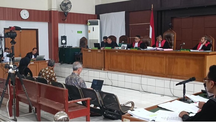 Tiga saksi andal dihadirkan dalam sidang korupsi PLTU Sumsel. Tiga saksi andal dihadirkan dalam sidang korupsi PLTU Sumsel.
