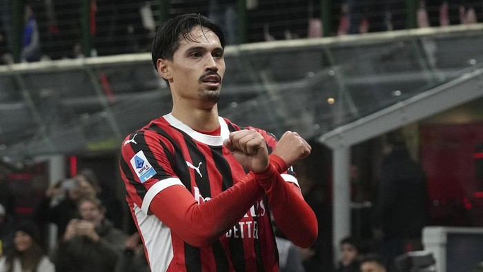 Tijjani Reijnders AC Milans Tijjani Reijnders celebrates after scoring the opening goal during the Serie A soccer match between AC Milan and Inter Milan at the San Siro stadium, in Milan, Italy, Sunday, Feb. 2, 2025. (AP Photo/Antonio Calanni)