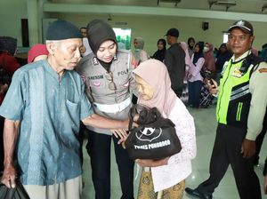Sambut Ramadan, 400 Paket Sembako Dibagikan Polisi dan Mahasiswa Ponorogo Sambut Ramadan, 400 Paket Sembako Dibagikan Polisi dan Mahasiswa Ponorogo