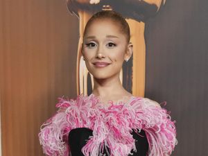 Video: Ariana Grande Nggak Berpaling dari Musik Kok, Meski Lagi Sibuk di Film Video: Ariana Grande Nggak Berpaling dari Musik Kok, Meski Lagi Sibuk di Film