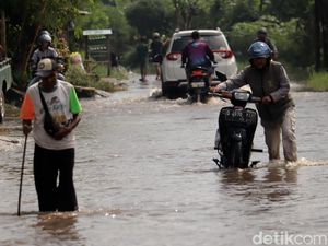 Banjir Terjang Perbatasan Bandung