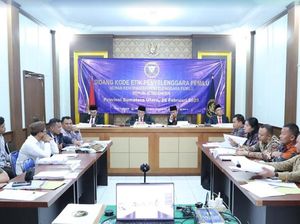 5 Komisioner KPU Nisel Diperiksa DKPP gegara Geser Kursi DPRD dari Garuda ke PDIP 5 Komisioner KPU Nisel Diperiksa DKPP gegara Geser Kursi DPRD dari Garuda ke PDIP