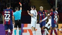 Dalam head to head, keduanya imbang. Barca pernah menang lima kali, PSG menang lima kali, empat lainnya berakhir imbang (AFP/FRANCK FIFE)