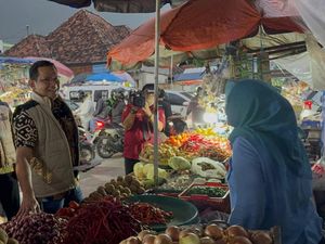 Satgas Pangan Polri Cek Pasar Kebayoran Lama, Pastikan Stok Bahan Pokok Aman