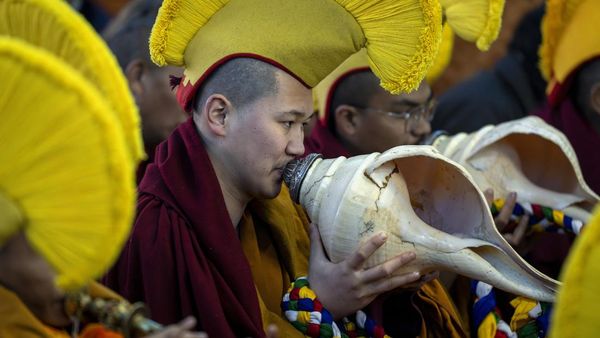 Melihat Ritual Sambut Tahun Baru Tibet di India