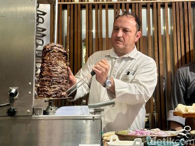 Puas Buka Puasa Pakai Doner Kebab hingga Sate Gapit di Sini