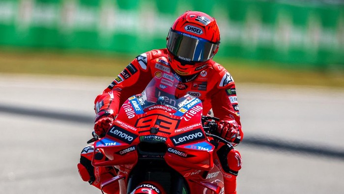 Marc Marquez memenangi sprint race MotoGP Thailand 2025 (Foto: REUTERS/Athit Perawongmetha) Marc Marquez memenangi sprint race MotoGP Thailand 2025 (Foto: REUTERS/Athit Perawongmetha)