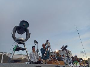Hilal 1 Ramadan Tidak Terlihat di Bukit Banjarsari Blitar Hilal 1 Ramadan Tidak Terlihat di Bukit Banjarsari Blitar