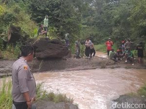 Bocah Perempuan Bojonegoro Hilang Terseret Arus Saat Bermain di Parit Bocah Perempuan Bojonegoro Hilang Terseret Arus Saat Bermain di Parit