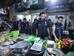 Petugas Gabungan Sidak Pasar di Gresik Jelang Ramadan