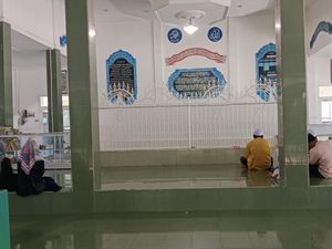 Makam Zainuddin Abdul Madjid Ramai Didatangi Peziarah Jelang Ramadan