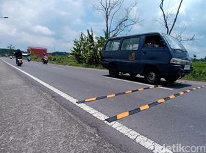 Kerap Dipakai Balap Liar, Jalan Mancasan Gamping Dipasangi Pita Penggaduh Kerap Dipakai Balap Liar, Jalan Mancasan Gamping Dipasangi Pita Penggaduh