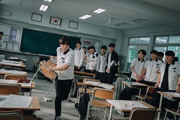 Potret Park Ji Hoon dalam drama 'Weak Hero Class 2'