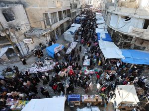 Ramainya Pasar di Gaza Menjelang Ramadan