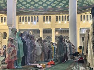 Niat Sholat Tarawih Lengkap dengan Jumlah Rakaat dan Tata Caranya Niat Sholat Tarawih Lengkap dengan Jumlah Rakaat dan Tata Caranya