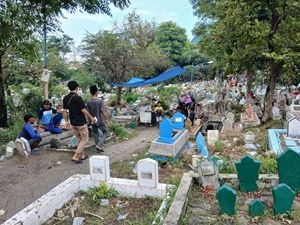 Mengenal Tradisi Padusan di Gresik Menjelang Ramadan Mengenal Tradisi Padusan di Gresik Menjelang Ramadan