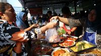 Berburu Takjil di Bendungan Hilir