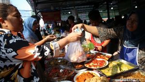 Berburu Takjil di Bendungan Hilir