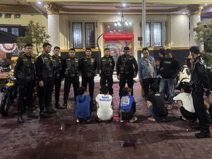 Hari Pertama Ramadan di Surabaya, 8 Pemuda Terlibat Tawuran Diamankan Hari Pertama Ramadan di Surabaya, 8 Pemuda Terlibat Tawuran Diamankan