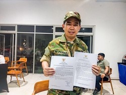 Gus Fawait Tandatangani SK Honorer Lolos PPPK dan SE terkait Libur Guru