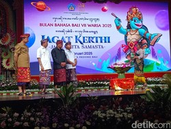 Bulan Bahasa Bali Resmi Ditutup, Koster Harap Anak Muda Tetap Berbudaya Bali