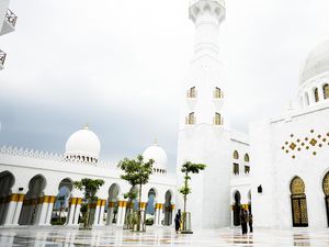 Ngepruk Parkir Rp 30 Ribu, Jukir Masjid Zayed Solo Dinonaktifkan Ngepruk Parkir Rp 30 Ribu, Jukir Masjid Zayed Solo Dinonaktifkan