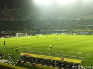 Liga 1: Persib Bandung Babak Belur di Gelora Bung Tomo