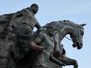 Potret Megah Patung Salahhudin Al-Ayyubi di Damaskus