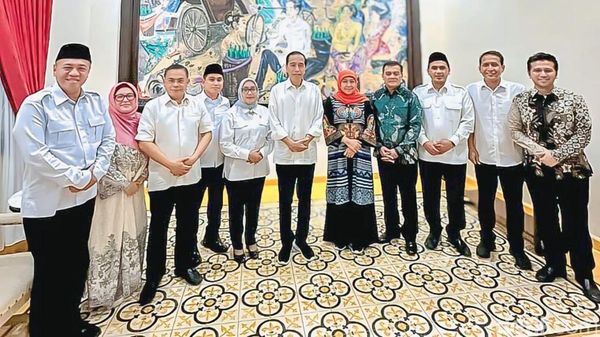 Potret Sejumlah Kepala Daerah dari Jatim Silaturahmi ke Jokowi Usai Retreat