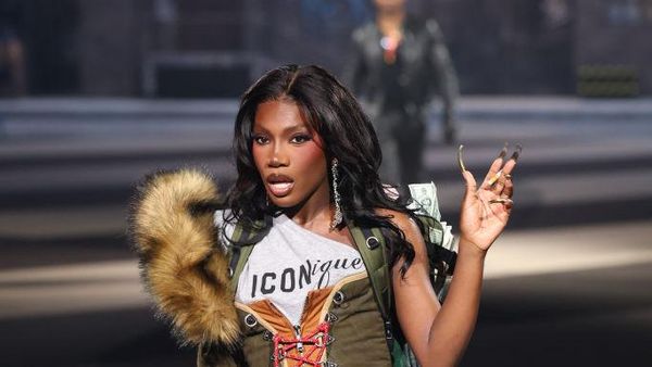 Foto: Rapper Doechii Eksis di Milan Fashion Week Setelah Berjaya di Grammy