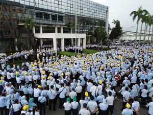 Eks Buruh Sritex Curiga soal Akan Kembali Dipekerjakan 2 Minggu Lagi Eks Buruh Sritex Curiga soal Akan Kembali Dipekerjakan 2 Minggu Lagi