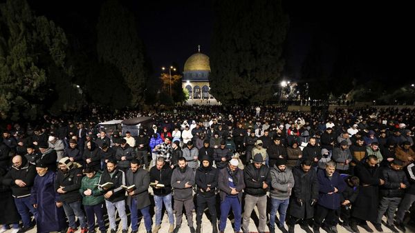 Suasana Salat Tarawih di Masjid Al-aqsa