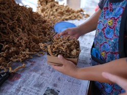 Jual Usus Goreng Rp 10 Ribuan, Penjual Ini Habiskan 100 Kg Sehari