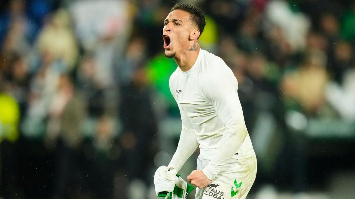 Antony saat memperkuat Real Betis musim lalu. Foto: Jose Breton/Pics Action/NurPhoto via Getty Images