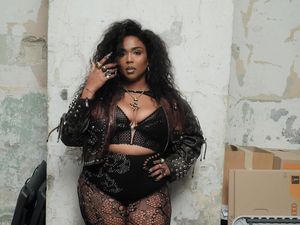 Lizzo Ungkap 3 Menu Makanan yang Bantu Turunkan Berat Badan 27 Kg Lizzo Ungkap 3 Menu Makanan yang Bantu Turunkan Berat Badan 27 Kg