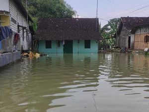 Banjir yang 4 Hari Rendam Empat Desa di Baureno Bojonegoro Belum Juga Surut