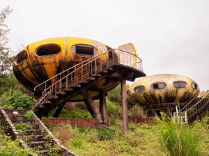 Penampakan Desa UFO Terbengkalai yang Mangkrak Sejak Tahun 60-an Penampakan Desa UFO Terbengkalai yang Mangkrak Sejak Tahun 60-an