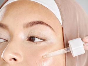 Haruskah Re-apply Skincare Setelah Wudhu? Ini Kata Dokter Kecantikan Haruskah Re-apply Skincare Setelah Wudhu? Ini Kata Dokter Kecantikan
