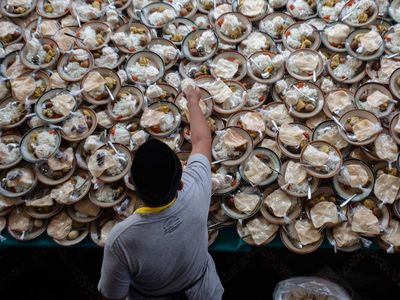 Masjid Jogokariyan Yogyakarta Siapkan 3.500 Porsi Buka Puasa per Hari
