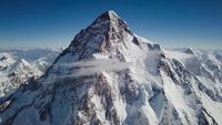 10 Gunung yang Mempesona Tapi Paling Mematikan di Dunia