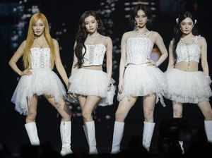 Aksi Panggung Aespa di London, Karina-Giselle Tampil dengan Rambut Baru Aksi Panggung Aespa di London, Karina-Giselle Tampil dengan Rambut Baru