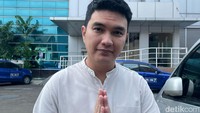 Lihat Lagi 'Kelakuan' Aldi Taher yang Bikin Publik Getir Tapi Tertawa Bersama