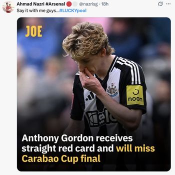 Banyak fans rival Liverpool, utamanya Arsenal, menghujat Merseyside Merah sebagai 'Luckypool' di media sosial. Hal itu karena Mohamed Salah dkk selalu dinaungi keberuntungan dalam persaingan juara Premier League.